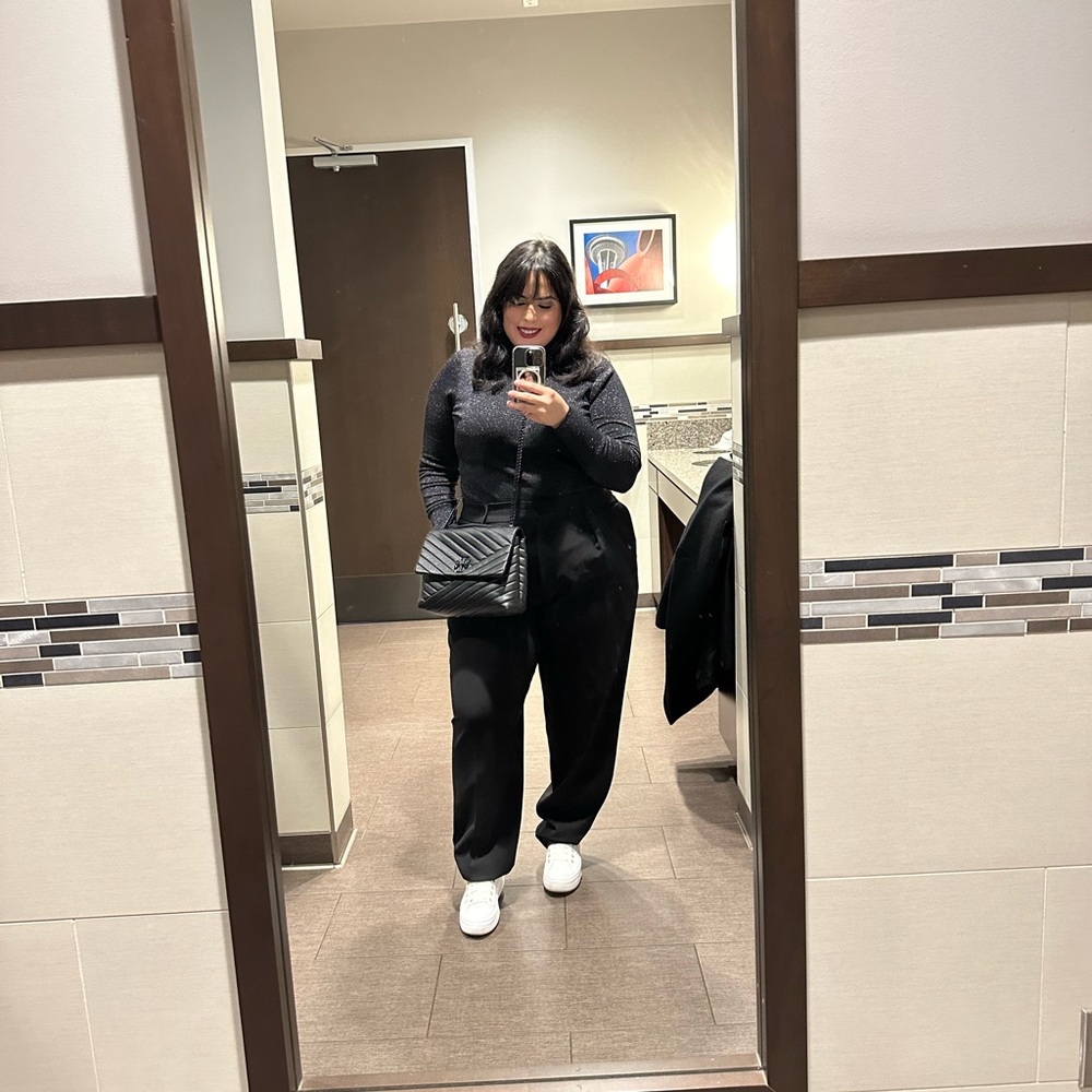 Meet your Posher, Victoria.